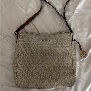 Michael Kors Jet Set Travel Large Logo Messenger Bag